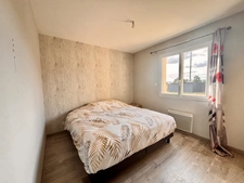 MAISON DE PLAIN-PIED – 110 m² – 4 CHAMBRES – TERRAIN DE PLUS DE 4 000 m² – PISCINE - LA CHAPELLE DE BRAGNY (71)