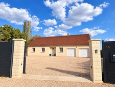 MAISON DE PLAIN-PIED – 110 m² – 4 CHAMBRES – TERRAIN DE PLUS DE 4 000 m² – PISCINE - LA CHAPELLE DE BRAGNY (71)