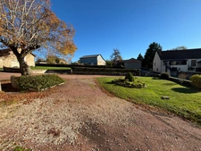 Maison de village 78 m² + terrain 500 m² – 2 chambres – calme – proche gare TGV Le Creusot