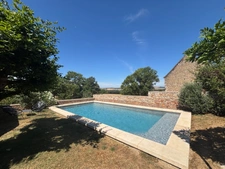 A vendre magnifique demeure en pierre de 201m² avec piscine, proche de Saint-Gengoux-le-National (71460)