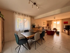Maison à vendre 179 m² - 4 Chambres - L'ABERGEMENT-DE-CUISERY (71)