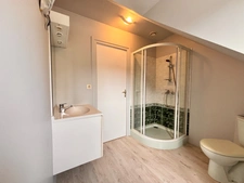 Maison 7 pièces, 5 Chambres, Terrain de 2000 m², Double Garage, SAINT DESERT (71390)