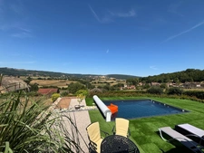Maison plain-pied 124 m² - 3 chambres - piscine chauffée - terrain 2300 m² – calme - JONCY