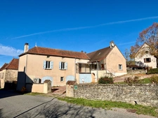 Maison de village 78 m² + terrain 500 m² – 2 chambres – calme – proche gare TGV Le Creusot