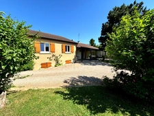 Maison 6 pièces - 140 m² - 4 chambres - Sous-sol - Terrain 1080 m² - CHARNAY LES MACON (71850)