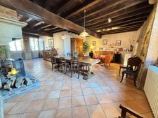 Maison à vendre 10 pièces - 300 m² - Terrain 1000m² - Proche Tournus