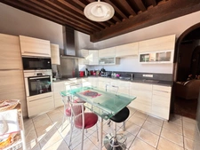 Maison à vendre 10 pièces - 300 m² - Terrain 1000m² - Proche Tournus
