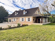 Maison 7 pièces, 5 Chambres, Terrain de 2000 m², Double Garage, SAINT DESERT (71390)