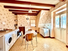 Maison de village 78 m² + terrain 500 m² – 2 chambres – calme – proche gare TGV Le Creusot