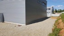 Grand local d’activité avec cour privative – Idéal artisan, stockage ou logistique !