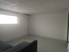 Opportunité rare : local avec bureaux & clim – Garosud Montpellier
