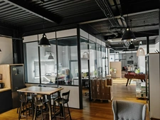 À LOUER – LOCAL D’ACTIVITÉ MIXTE BUREAUX / ATELIER – PÉROLS AÉROPORT