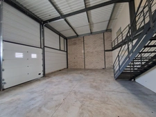 À LOUER – Local avec vitrine 250 m² – Montpellier Garosud – Visibilité A9