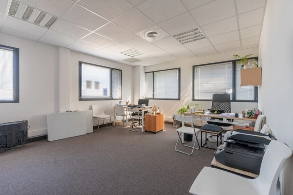 À LOUER – Bureau privatif 32 m² au sein d’un centre d’affaires dynamique – Montpellier Garosud
