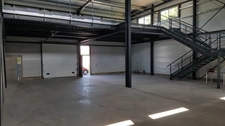 Grand local d’activité avec cour privative – Idéal artisan, stockage ou logistique !