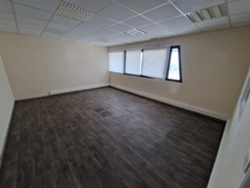 À LOUER – Local avec vitrine 250 m² – Montpellier Garosud – Visibilité A9