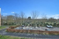 Villeneuve-d’Ascq – Jean Jaurès : T4 traversant 85 m², 3 chambres, ascenseur, parking collectif (DPE C)