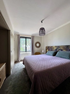 Maison familiale 157 m² – 4 chambres – Studio indépendant – Garage – Jacuzzi – Dinard