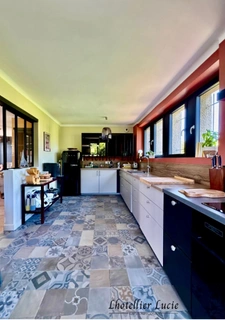 Maison familiale 157 m² – 4 chambres – Studio indépendant – Garage – Jacuzzi – Dinard