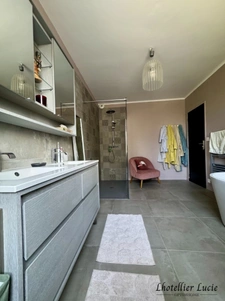 Maison familiale 157 m² – 4 chambres – Studio indépendant – Garage – Jacuzzi – Dinard