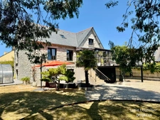 Maison familiale 157 m² – 4 chambres – Studio indépendant – Garage – Jacuzzi – Dinard
