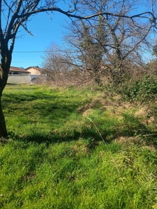 À vendre, terrain de 884 m² constructible à 133 000 €