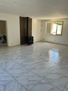     Maison avec étang et dépendance sur environ 2 hectares (Ambazac)