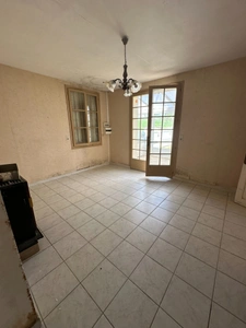 Bel ensemble immobilier axe SEMUR -EPOISSES composé de 2 maisons.