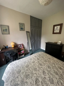 Propriete, ensemble de 2 maisons  et dépendances proche de SEMUR EN AUXOIS (21)