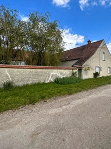 Propriete, ensemble de 2 maisons  et dépendances proche de SEMUR EN AUXOIS (21)