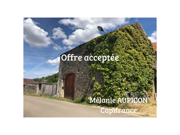 Grange avec cour et jardin proche MONTBARD (21500)