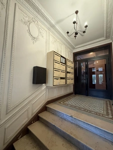Appartement à vendre 3 pièces CHOISY LE ROI (94), centre ville, face parc de la Mairie