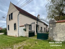 Propriete, ensemble de 2 maisons  et dépendances proche de SEMUR EN AUXOIS (21)