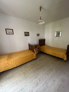 Propriete, ensemble de 2 maisons  et dépendances proche de SEMUR EN AUXOIS (21)