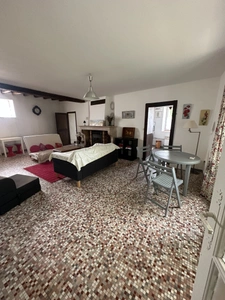 Propriete, ensemble de 2 maisons  et dépendances proche de SEMUR EN AUXOIS (21)