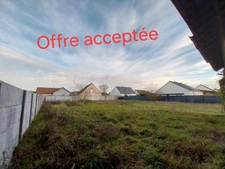 Terrain et grange