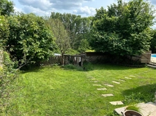 Maison, dépendances, grand terrain