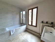 Maison, dépendances, grand terrain