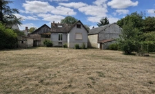 Maison, sous-sol, 3 chambres, grand terrain