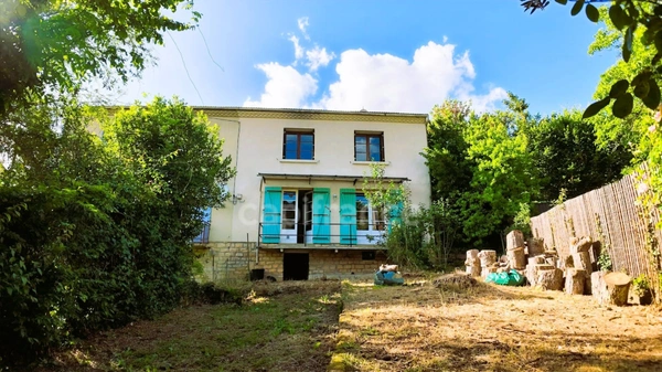 Maison de ville à rénover avec jardin