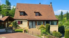 Propriété contemporaine avec piscine comprenant 3 logements indépendants