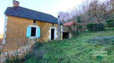 Charmante maison de hameau à restaurer et grange 