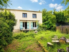 Maison de ville à rénover avec jardin