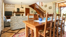 Maison périgourdine familiale avec dépendances