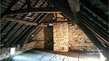 Charmante maison de hameau à restaurer et grange 