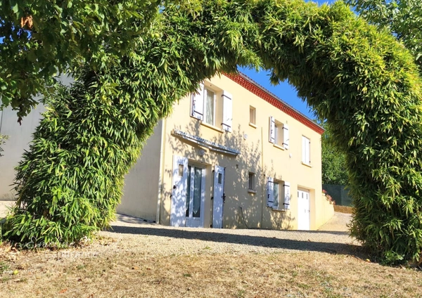 Maison familiale 165 m² à Sarlat-la-Canéda – 5 chambres, appartement indépendant