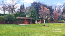 Maison de plain-pied à Sarlat-la-Canéda avec beau jardin et vue dégagée 