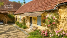 Maison périgourdine familiale avec dépendances
