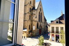 Dijon Centre Historique — Hôtel Particulier 151 m² : Demeure de Prestige, Cabinet Libéral ou Actif Patrimonial avec Parking Privé