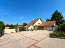 RARISSIME À LA VENTE – MAISON D’ARCHITECTE D’EXCEPTION PRÈS DE DIJON